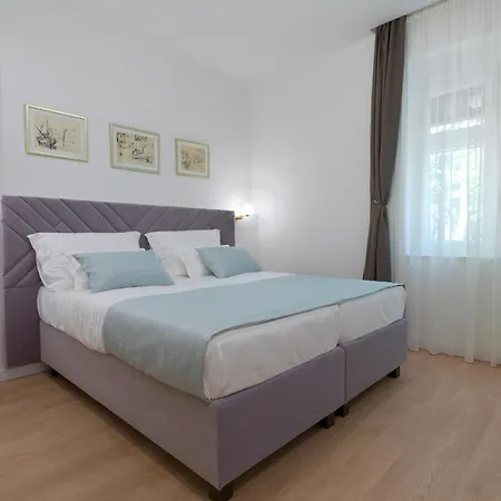 Park Luxury בית הארחה 4*
