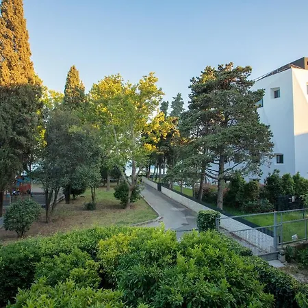 Green Park Luxury Rooms Guest house