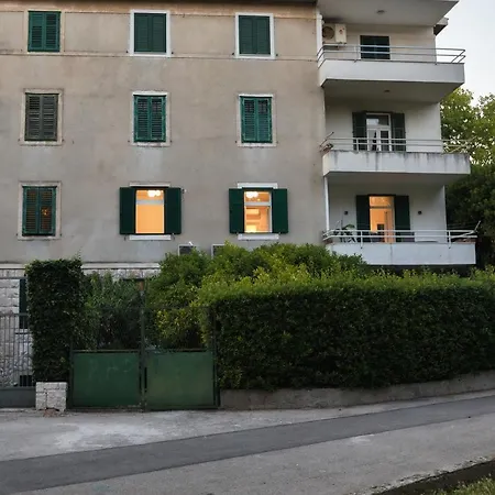 Green Park Luxury Rooms Guest house