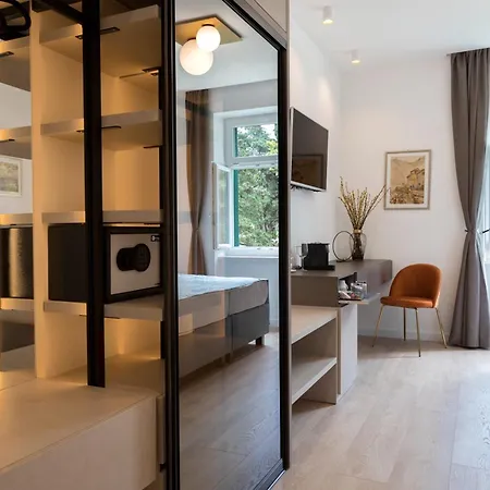 Guest house Green Park Luxury Rooms 4*